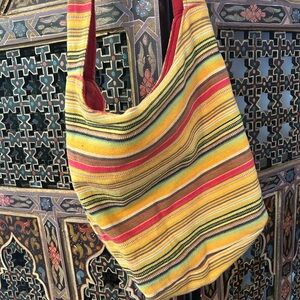 Colorful tote bag from travels to Peru 🌼🍃🍊